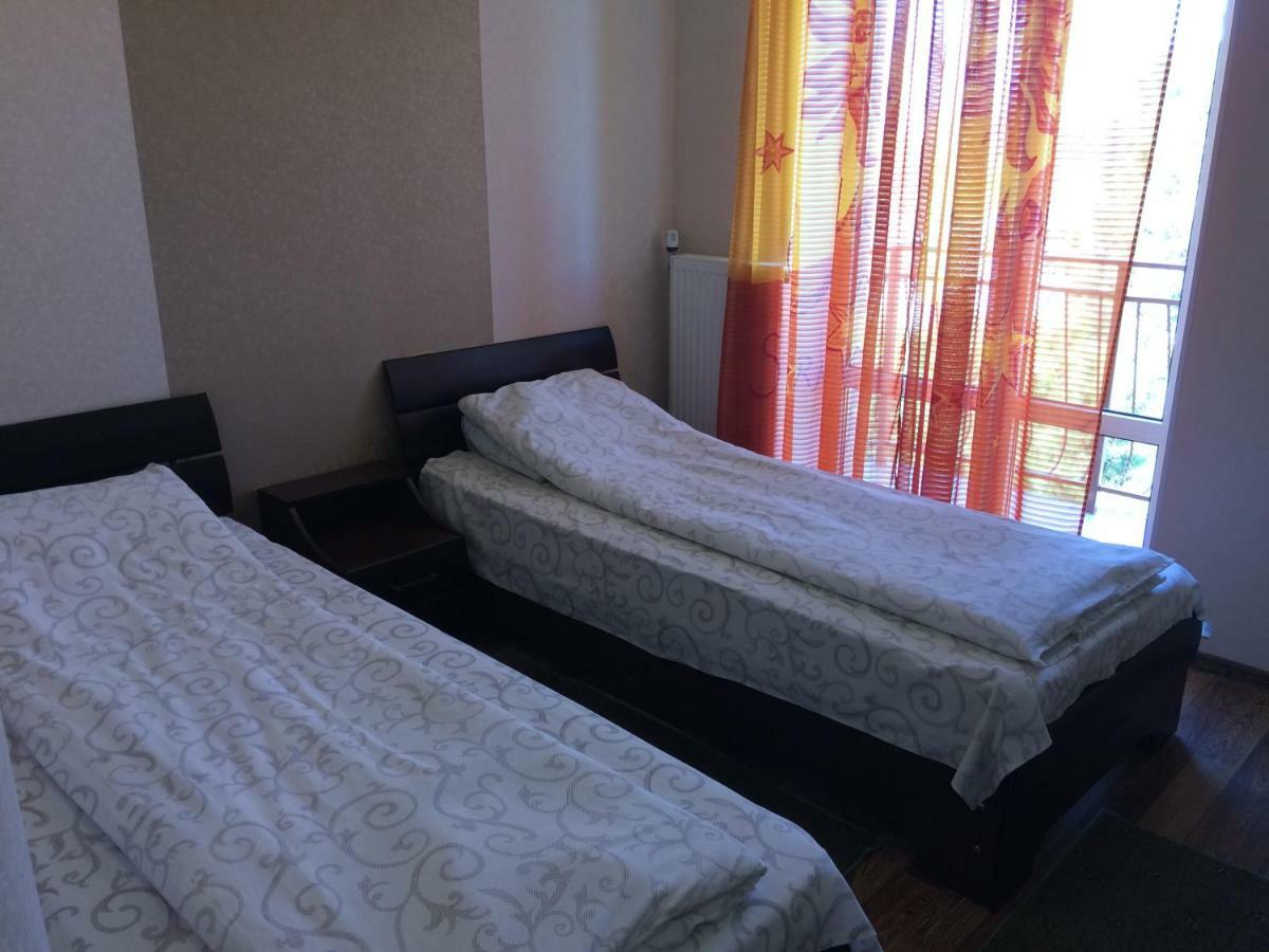 Hotel Paulina Falesti Esterno foto